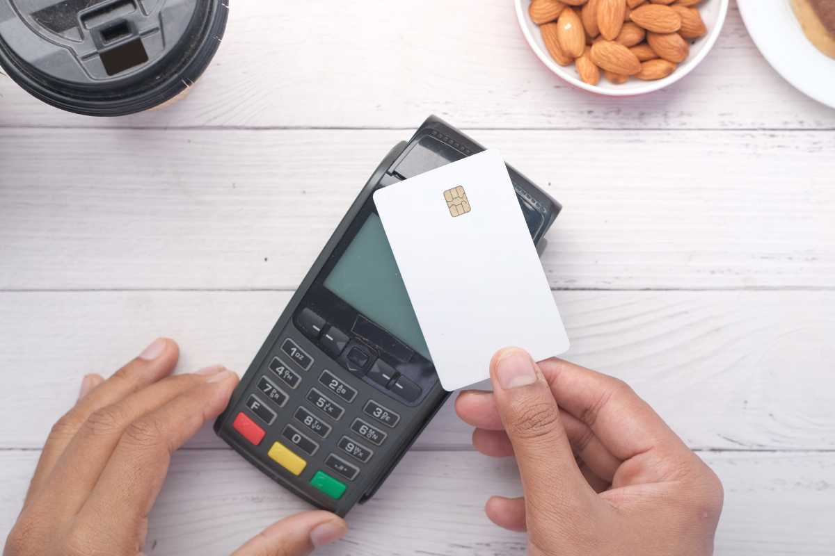 A Receita Federal monitora gastos no cartão de crédito? Saiba como evitar a malha fina